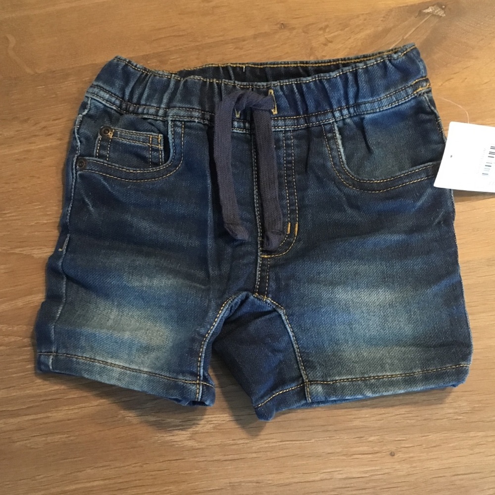 New w/tags Tucker + Tate elastic denim shorts 18m